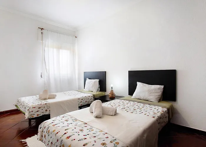 A O - Aires * Peniche